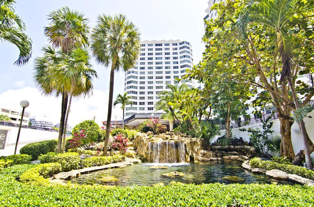 Four Ambassadors Apartments Miami Bagian luar foto
